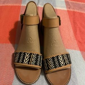Like new - TOMS casual sandals. Size 10.